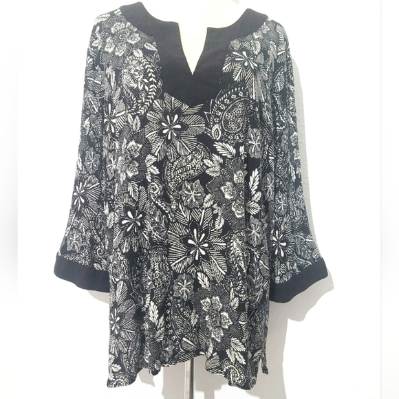 Sag Harbor Woman Black White Floral Tunic Top Size 2X Rayon 3/4 Sleeve Boho - Picture 1 of 10